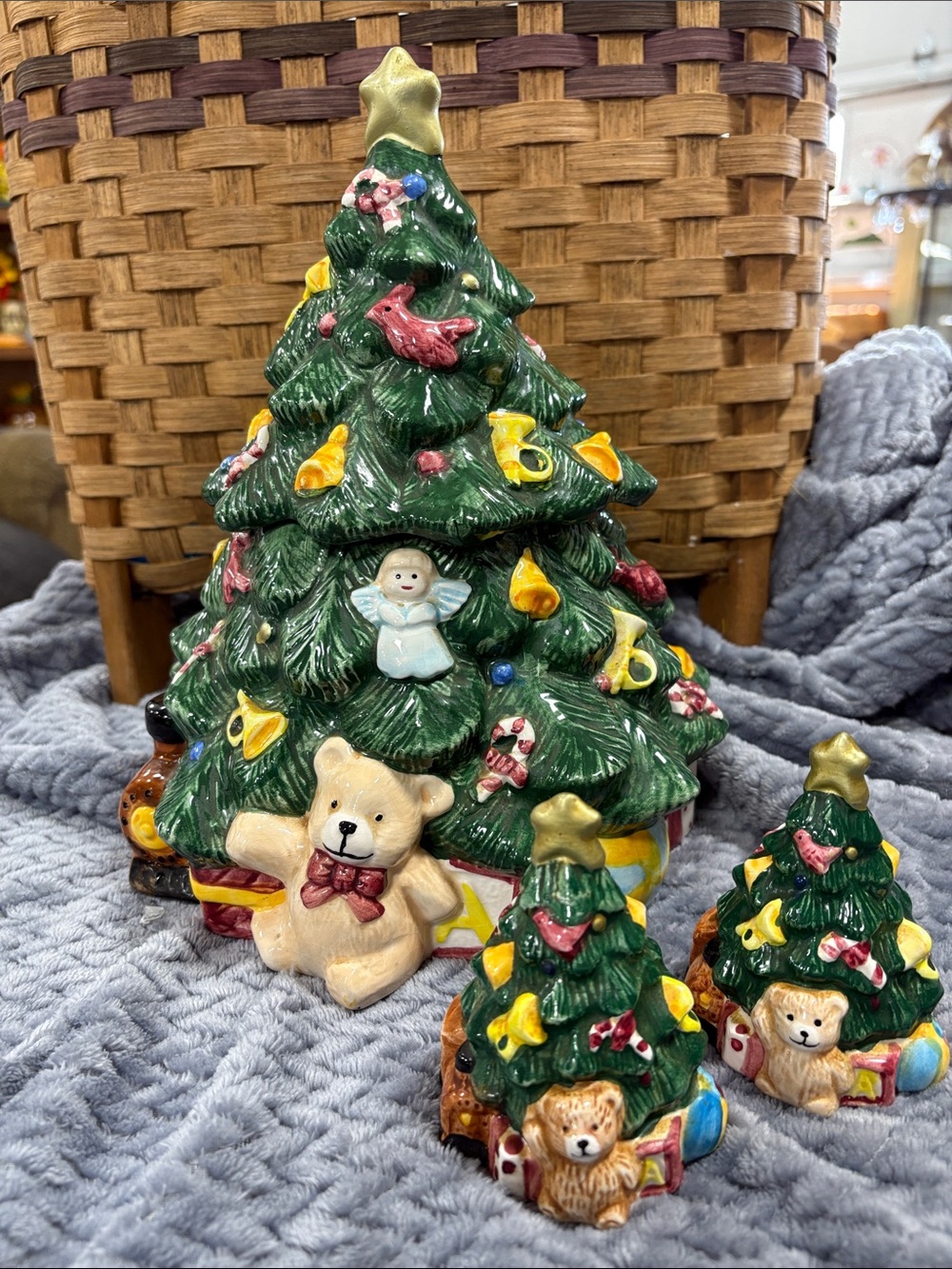 vintage 1995 Jay Import Co. Ceramic Christmas Tree Cookie Jar and salt & pepper